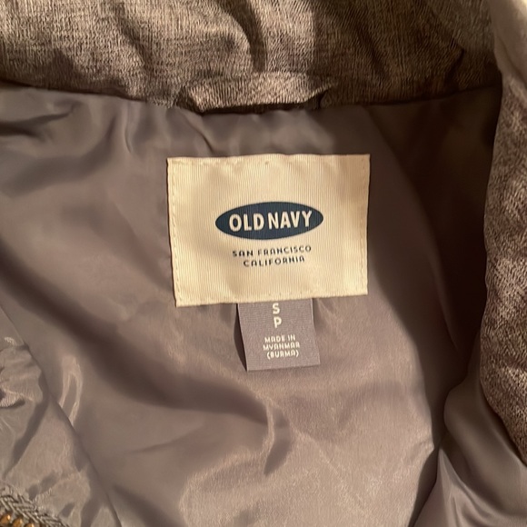 Gray light quilted Old Navy vest - Picture 2 of 3